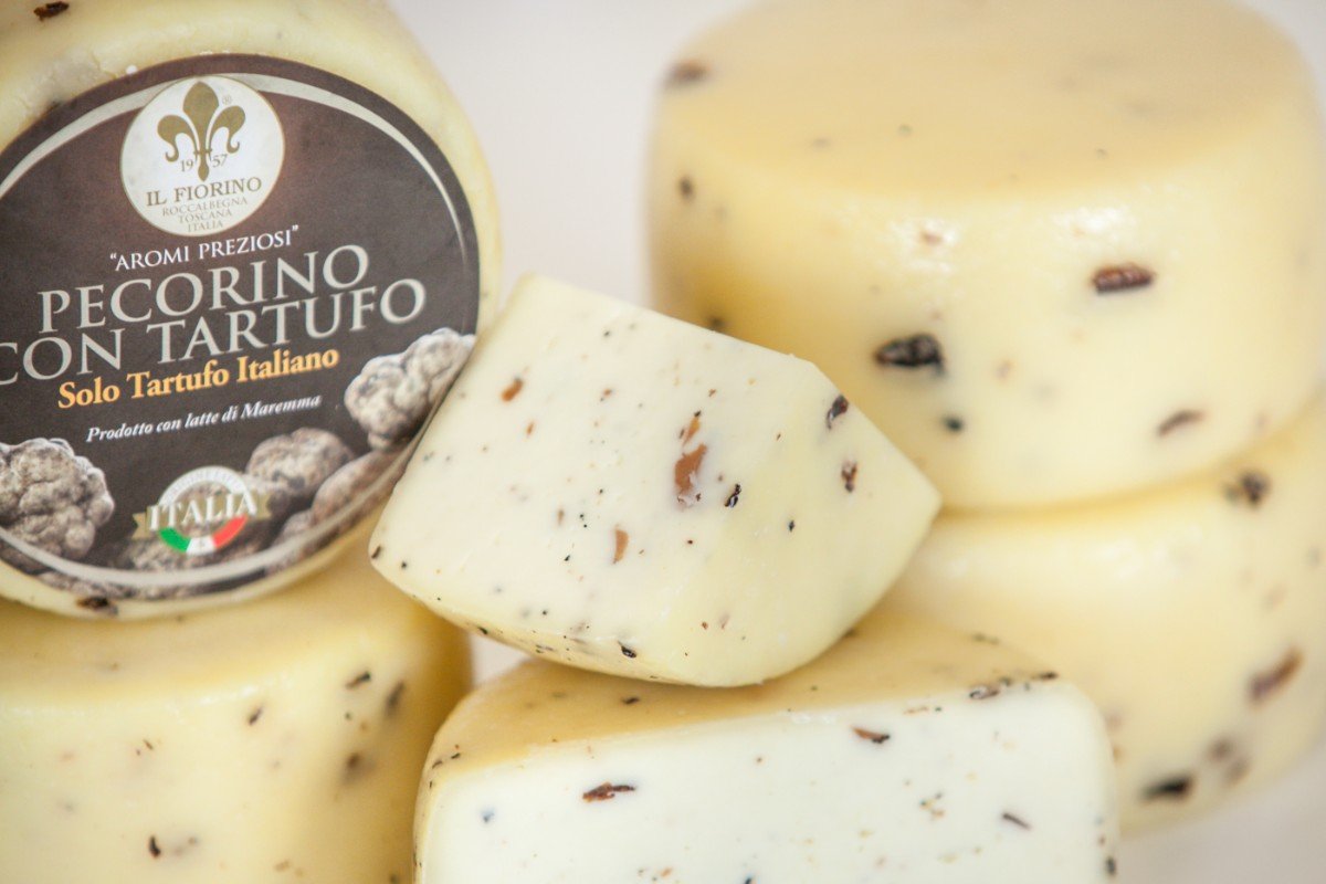 PECORINO CON TARTUFO Caseificio Il Fiorino